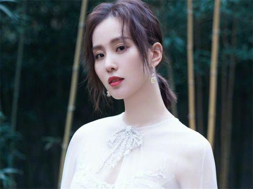 刘诗诗爆料肖战视频,视频曝光惊人内幕  第1张 刘诗诗爆料肖战视频,视频曝光惊人内幕  第1张